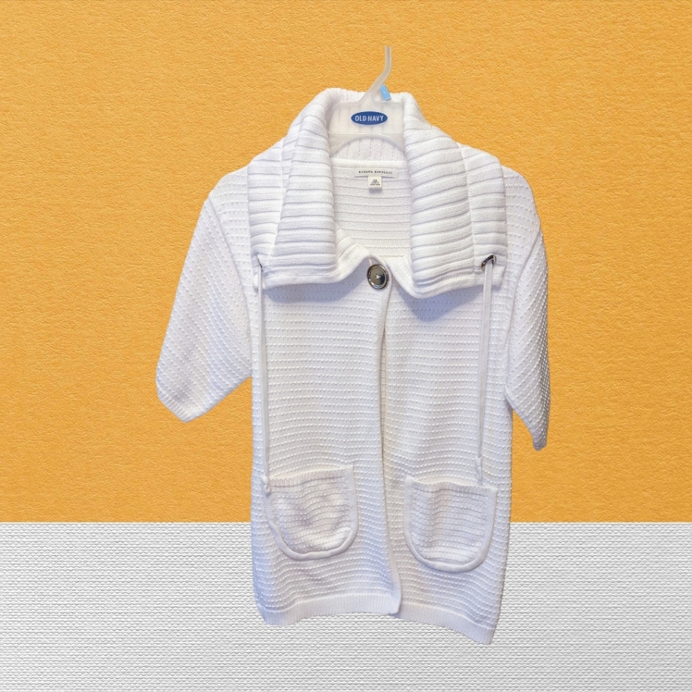 EUC BANANA REPUBLIC WHITE SHORT SLEEVE HOODIE SIZE X-SMALL